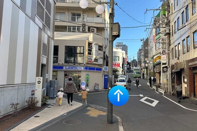 シェイクシャックを左手に左折します