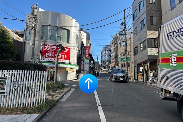 ファミリーマート方面に更に進みます